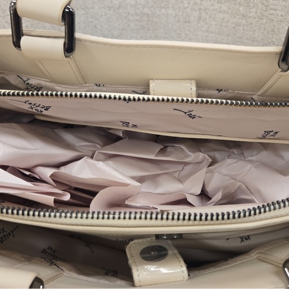 NEW Betsey Johnson Skull Handbag - Picture 4 of 14